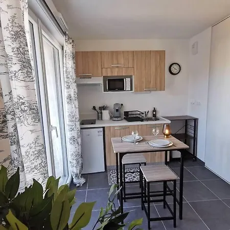 Studio, Balcon, Parking, Commerces & Transports Apartament Nantes