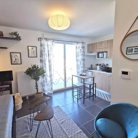 Studio, Balcon, Parking, Commerces & Transports 아파트