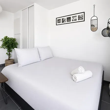 Apartament Studio, Balcon, Parking, Commerces & Transports