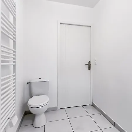 Studio, Balcon, Parking, Commerces & Transports Apartmán