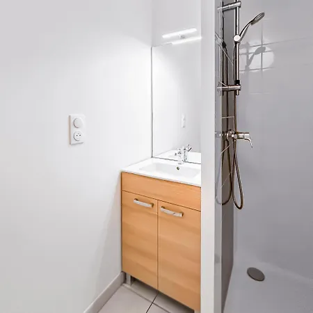 Studio, Balcon, Parking, Commerces & Transports 낭트