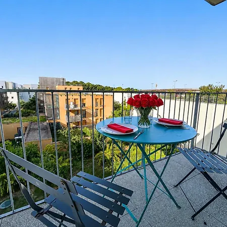 Studio, Balcon, Parking, Commerces & Transports Apartament
