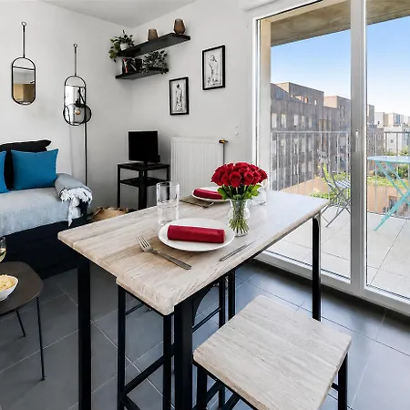 Studio, Balcon, Parking, Commerces & Transports Apartament *